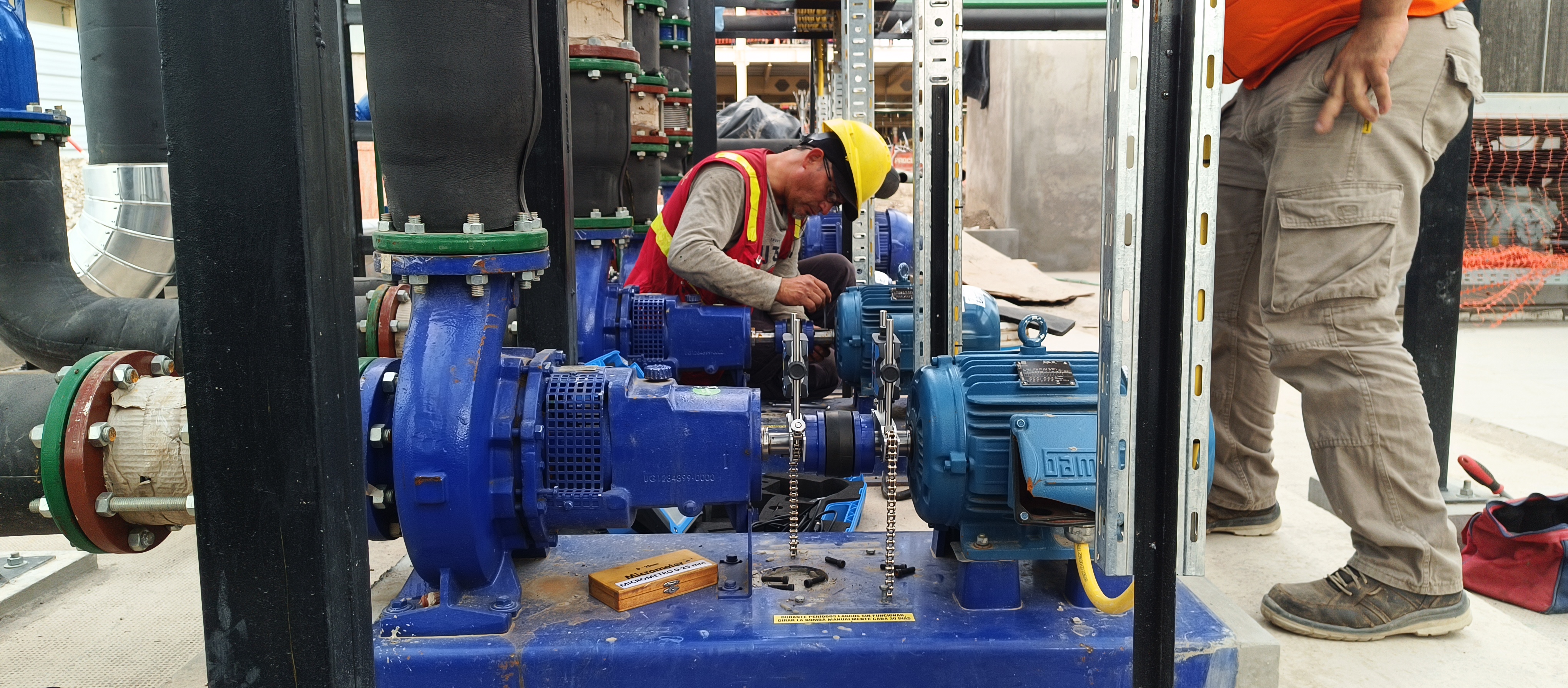 Equipo de Novell planificando un proyecto de climatización